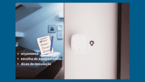 Lista simples de como implementar a automação. Ao fundo um termostato fazendo o controle do ambiente.