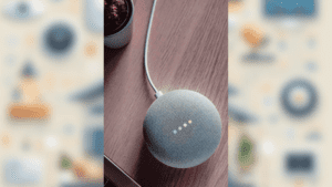 Foto de um Google Home inicializando.