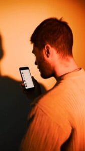 Como-Identificar-Story-Stalker-Instagram-O-Que-E-poster